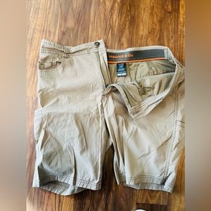 Men’s cargo type shorts size 34 brand hawke & co USED